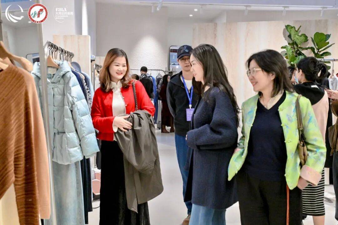 虎门富民联合主办“三会” 圆满成功；FU·GO富民商城开启 “永不落幕”服装展销选品商业新模式，每天营业9小时！