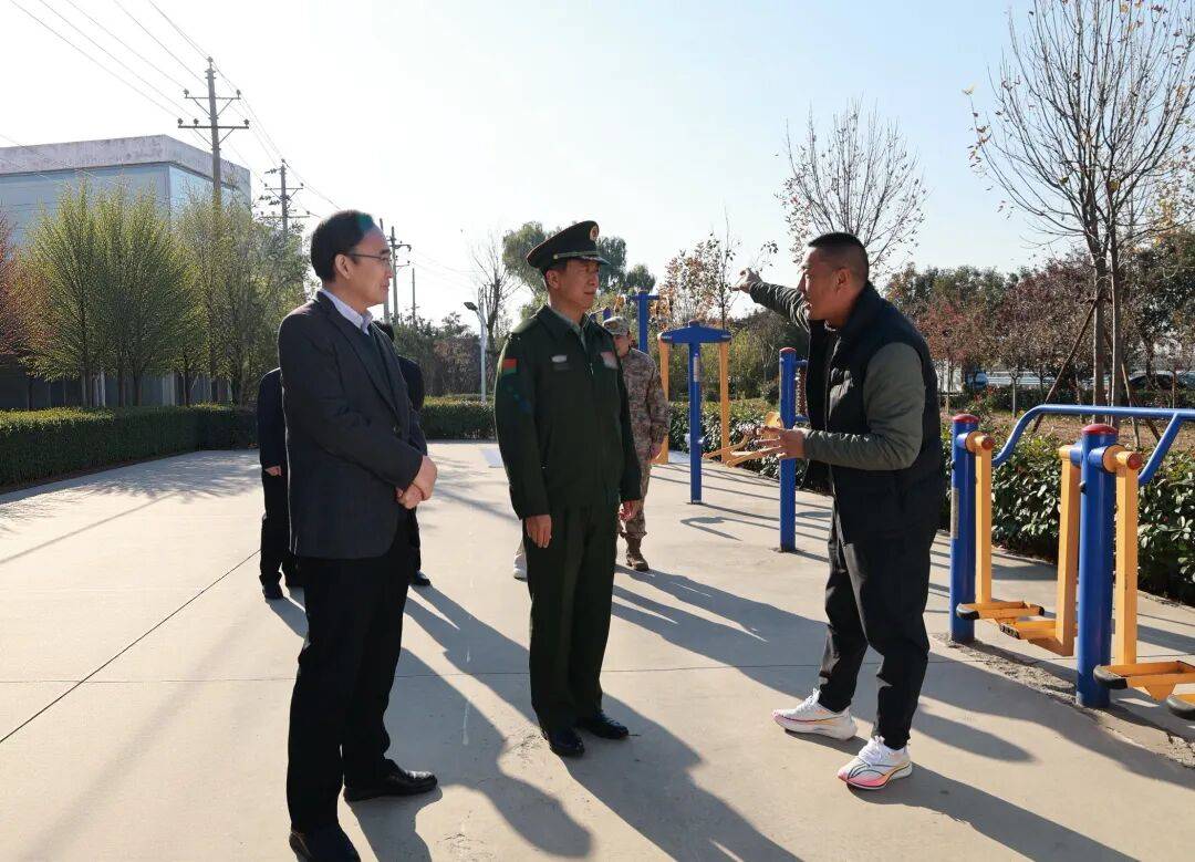 市委常委、新乡军分区司令员王金龙到卫滨区调研