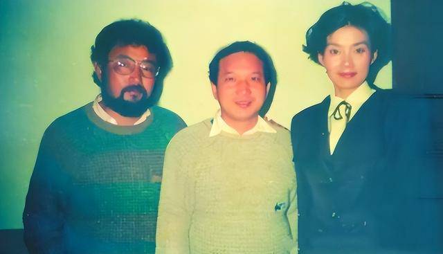 70 岁潘虹近况吓人，走路颤巍神情呆滞，40 年离婚真相藏不住