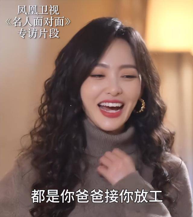 不装了!唐嫣在罗晋父亲葬礼上的3个细节,透露俩人如今真实状况