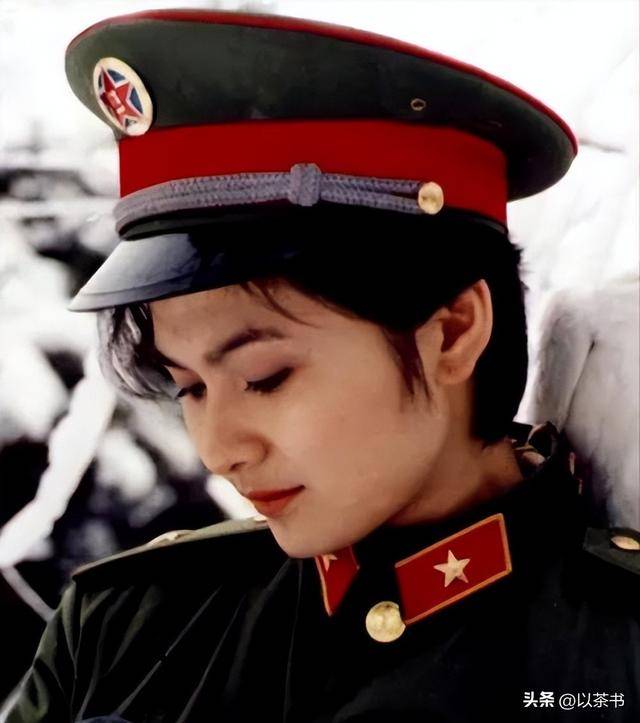 她80年代火遍全国，风光嫁给军委副主席儿子，离婚后却靠卖画谋生