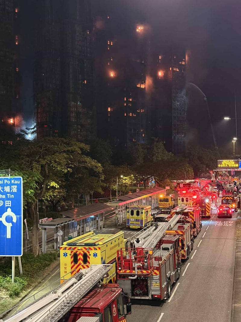 火袭香港宏福苑:起火高楼处于“全包围”施工状态一年多