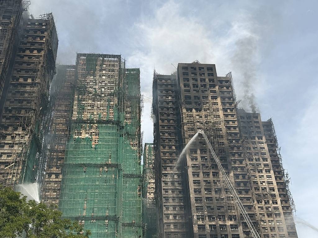 香港政务司司长陈国基：安全起见，应尽快推进金属棚架取代竹棚架