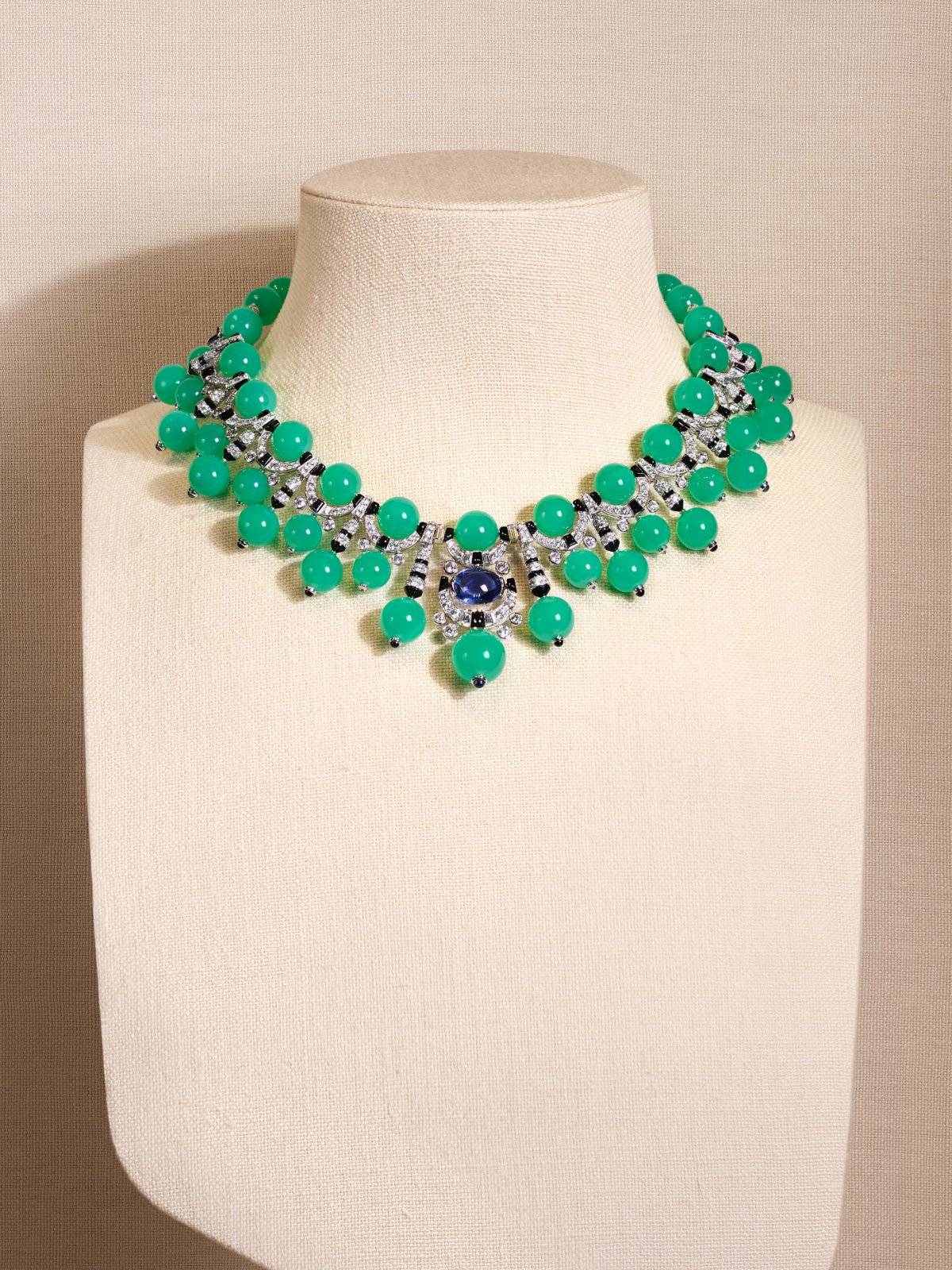 �����Ǹ߼��鱦����ƽ��֮��,��ʫ���µ������з��Ļ��ں�|������������