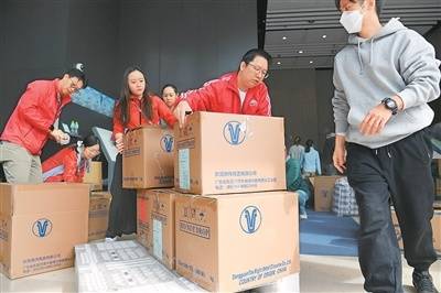 有关部门和地方全力支援香港把火灾伤亡损失降到最低