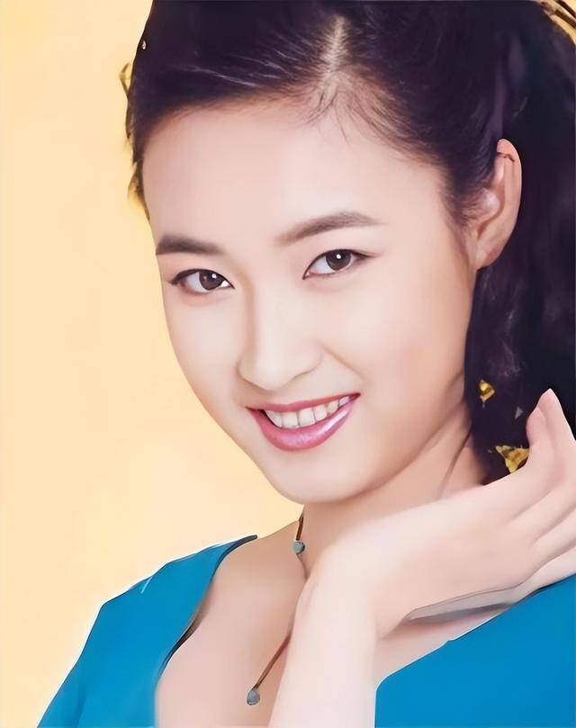 央视著名主持人桑晨，原来是这位大明星的后代，难怪长得这么好看