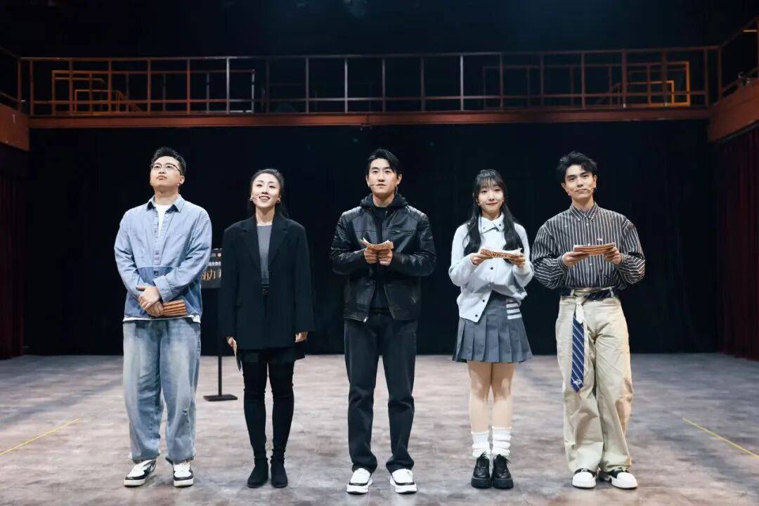 小柯剧场训练营考核落幕 新旧演员联袂演绎《等你爱我》全新版!_经典_舞台_素人