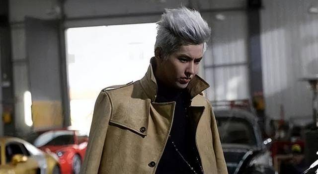 再无翻身路,入狱4年吴亦凡再迎噩耗,法院出手,表哥被牵连