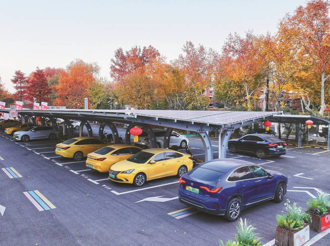 深读｜光伏车棚、超充驿站……南京公交场站变身城市服务复合体