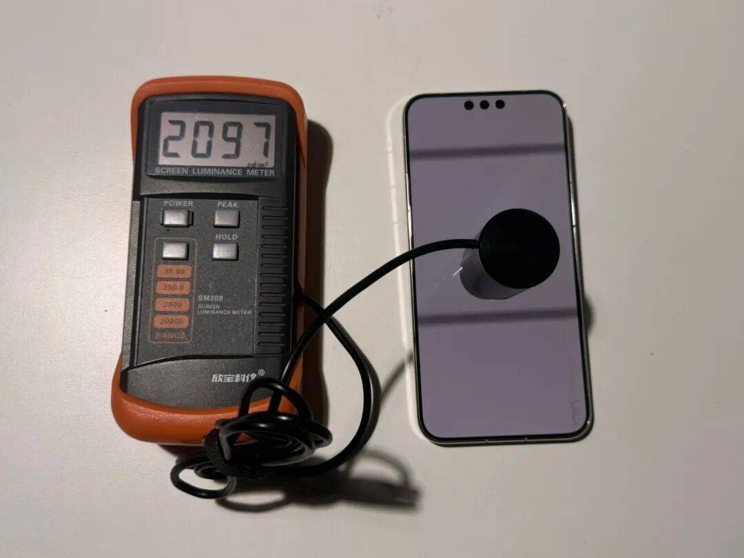 用了几天华为Mate80 Pro Max，我感觉它堆料有点过猛了。。。