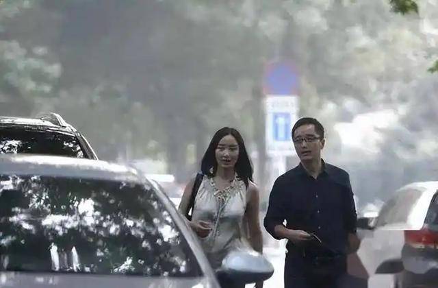 她是“最风流”女主持,曾将2个有妇之夫玩弄于股掌,如今幸福吗