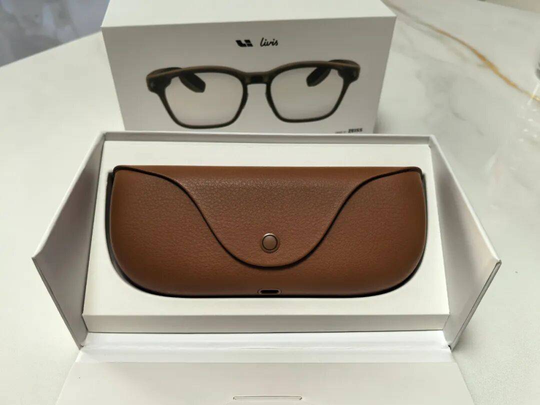 别吹了，AI眼镜没那么神