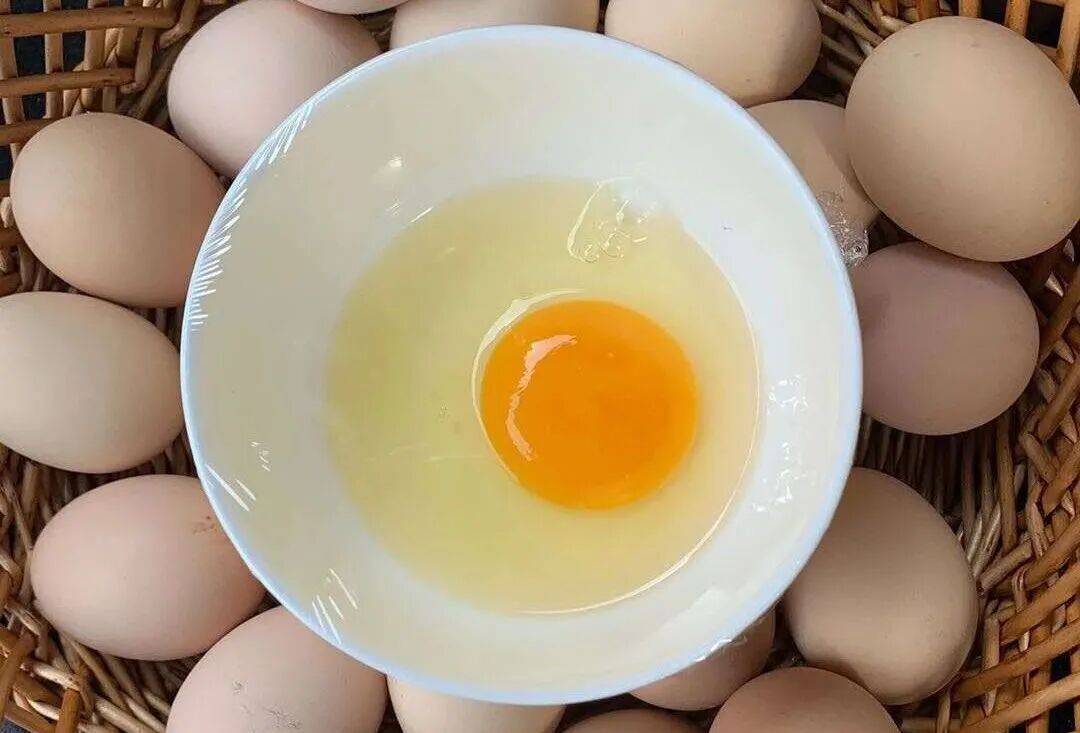 一天吃40个鸡蛋？别学！吃鸡蛋六大误区，很多人天天在犯