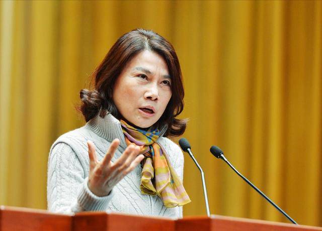 原创             空调要“铝代铜”？小米、美的等集体支持，格力董明珠曾公开反对