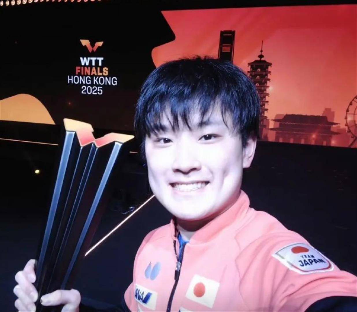 张本智和的母亲张凌曾表示,她最初并不希望儿子走乒乓球这条路