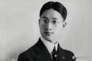 1930年,徐志摩探班民国明星俞珊。正聊得欢,俞珊忽然喊道:“啊呀,真要命,我要小便,我要小便!”。没想到徐志摩急忙双手捧着痰盂急切喊着 ...