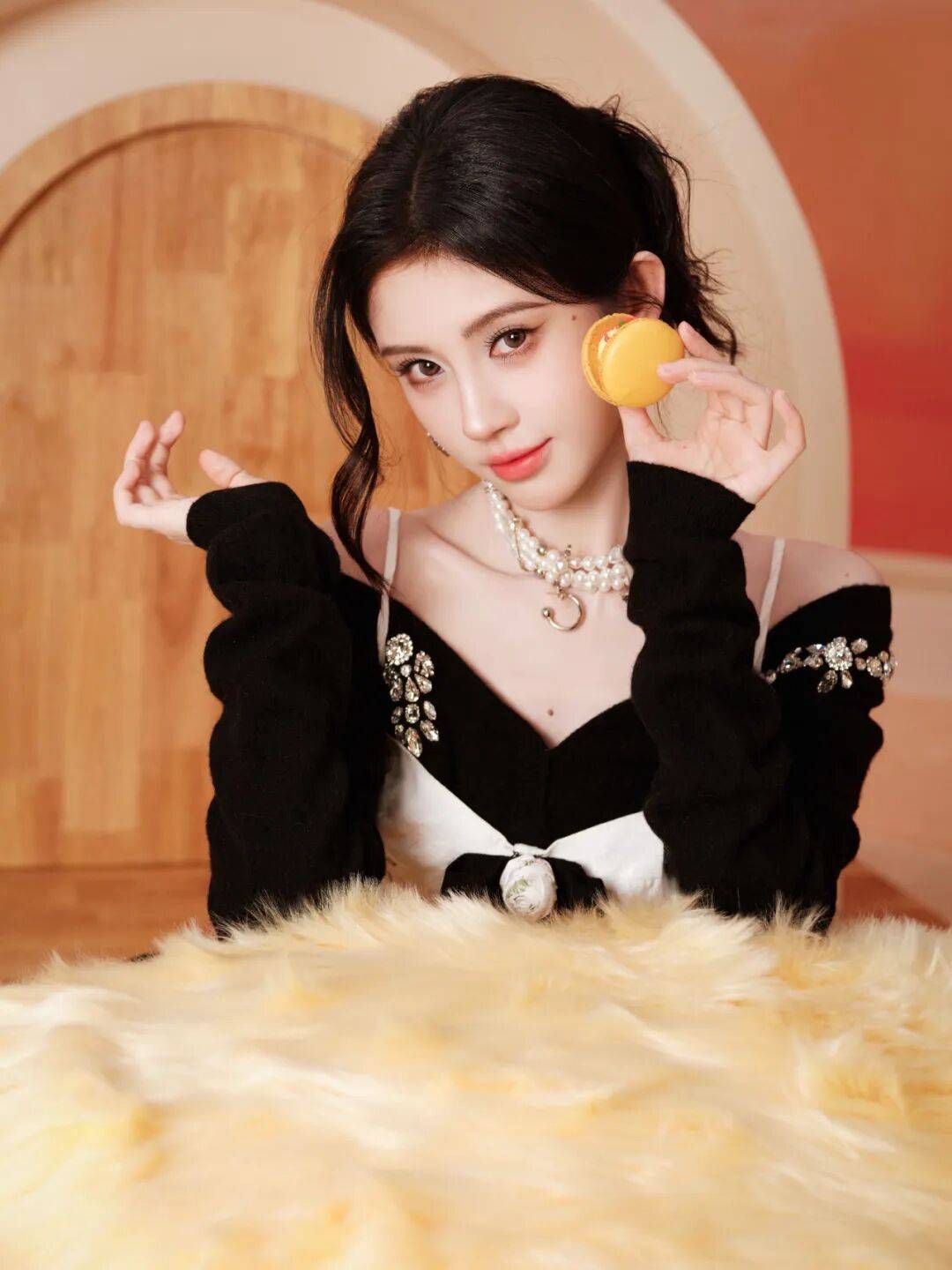 鞠婧祎丝芭对薄公堂？邓为郭敬明合作？陈都灵进组？何与资源好？祝绪丹《遮天》播出？