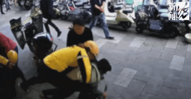 上海外卖员劝架，扑倒持锤行凶者！反被索赔12万？法院判了