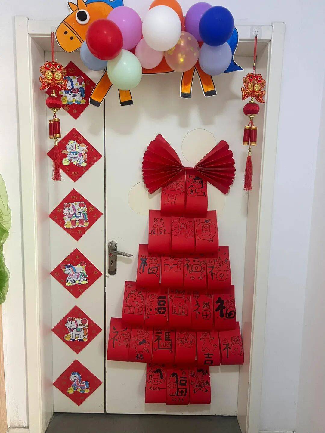 2026幼儿园马年新年大厅环创