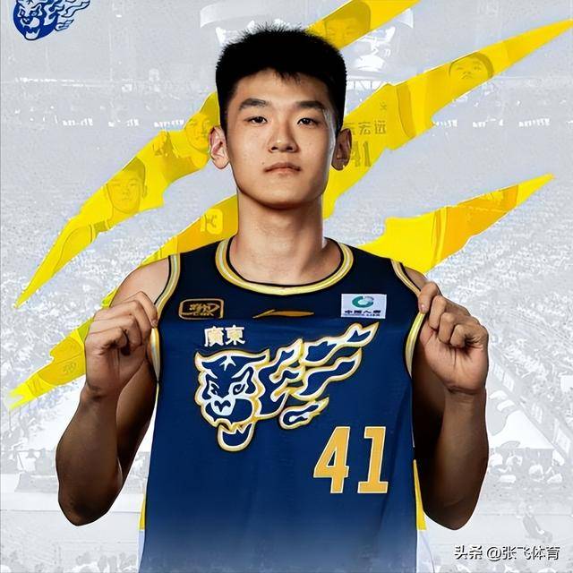 亏大了！广东小将早上送杜锋球票 晚上请全队吃宵夜 20万年薪不够花