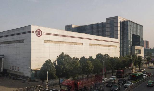 原创             中年男人的酒，被女生买爆了