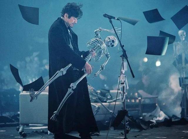 曾暗恋过梅婷,被长相耽误多年的陈明昊,靠《小城大事》再次翻红