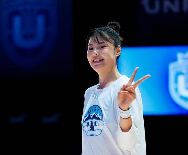 大爆发！李月汝留洋3分钟轰13分创新高 4战3胜终命中首记三分