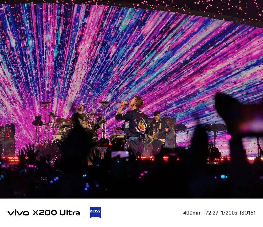 那些外国博主们，怎么突然开始吹中国手机了？？？