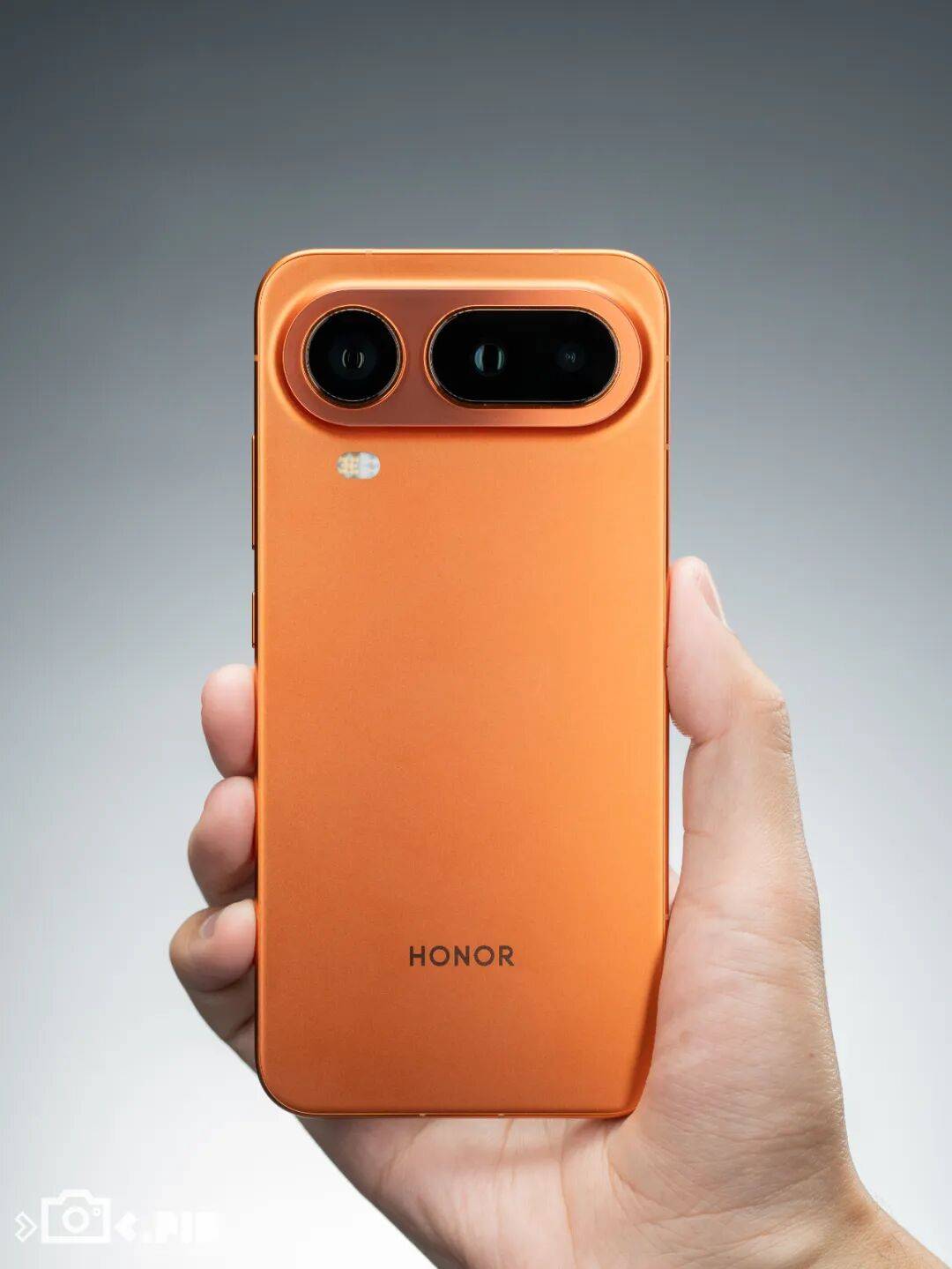 代表安卓出战？荣耀能抢到 iPhone Air 的风头吗？