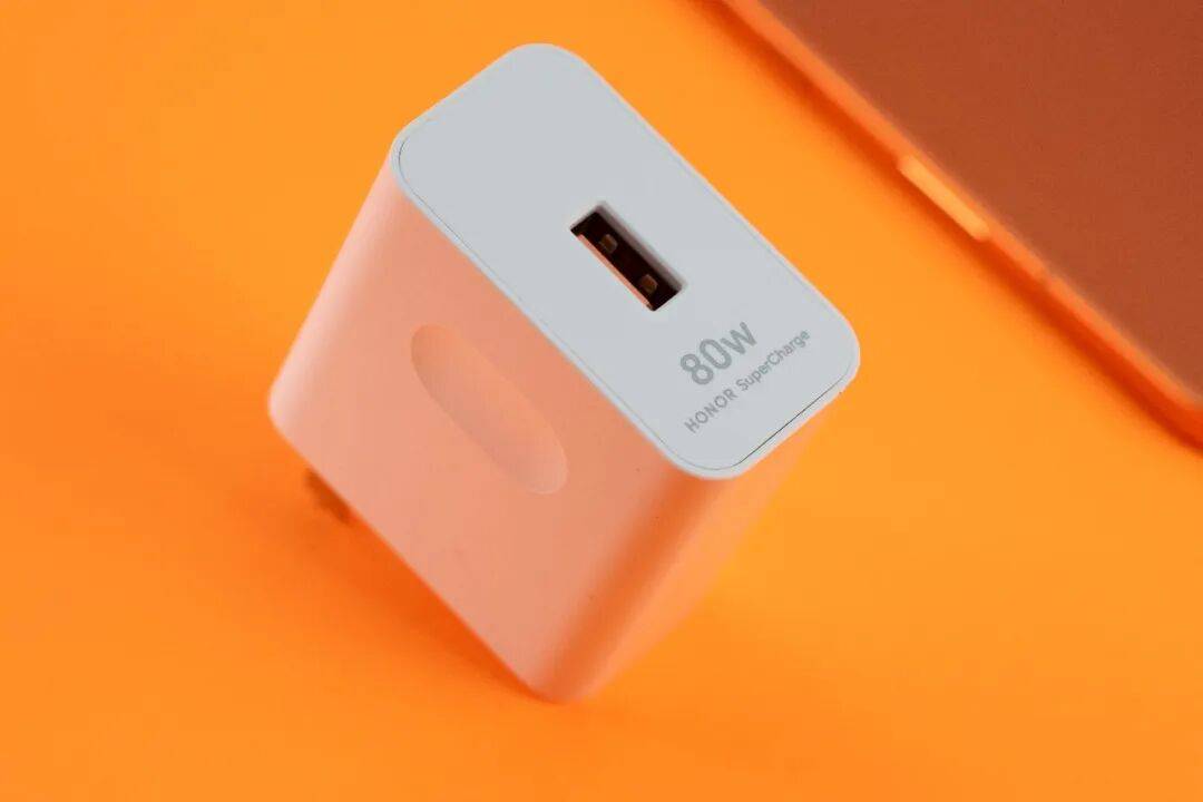 代表安卓出战？荣耀能抢到 iPhone Air 的风头吗？