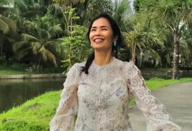 脊柱断裂、前夫已死，63岁韦唯近况曝光，早已走上一条上坡路