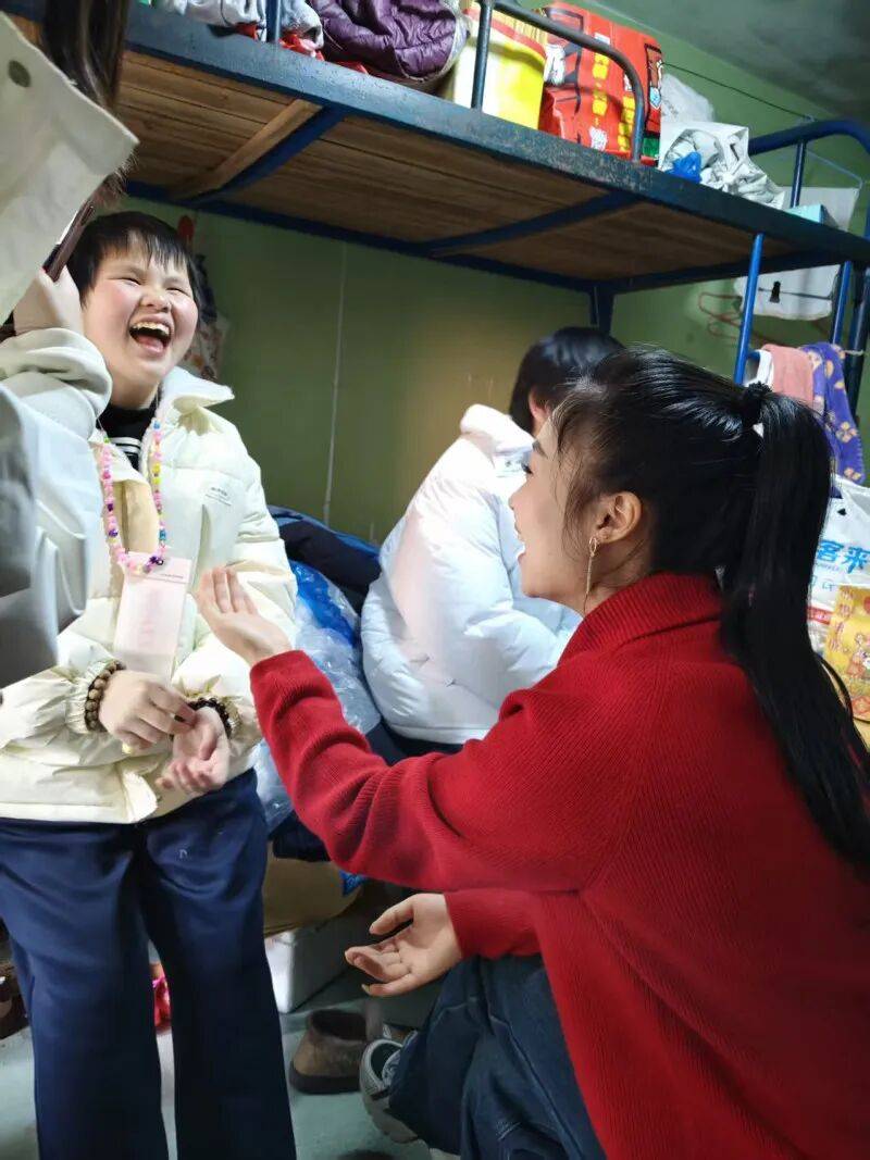 这位花鼓戏演员，戏里戏外皆是深情