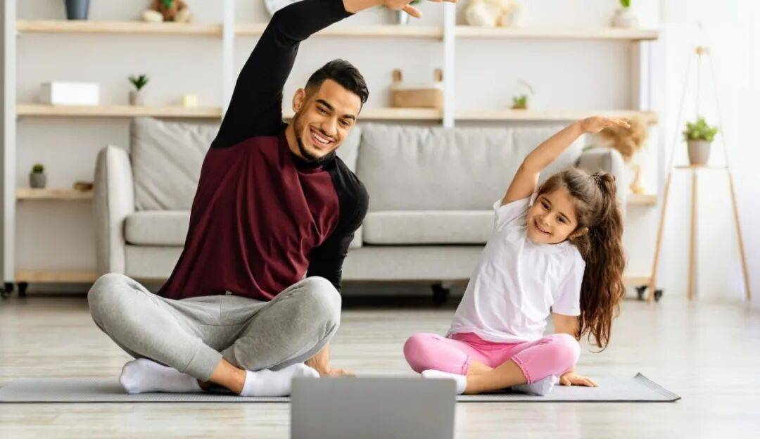 家庭健身：积极的父母培养积极的孩子