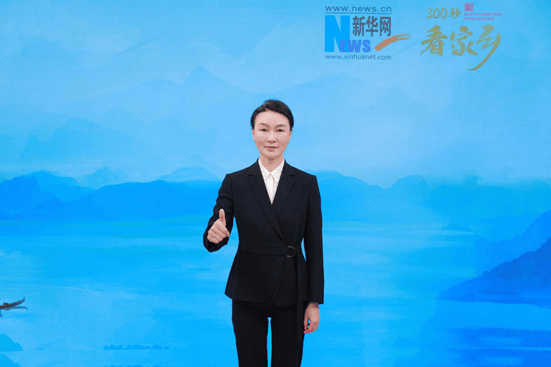 近日,云南省德宏傣族景颇族自治州陇川县人民政府县长侯华走进新华网