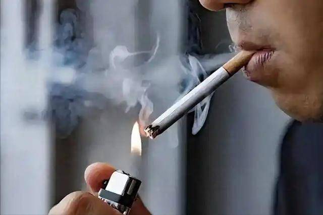 医生再次劝告：男性若戒掉吸烟，不出半年时间，身体或有5个改变