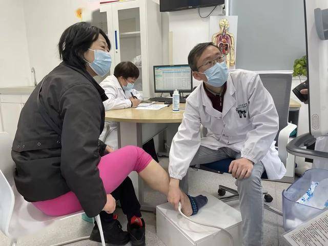 还能活多久，看走路就知晓？老人步数越多，越护血管？这 3 别做错