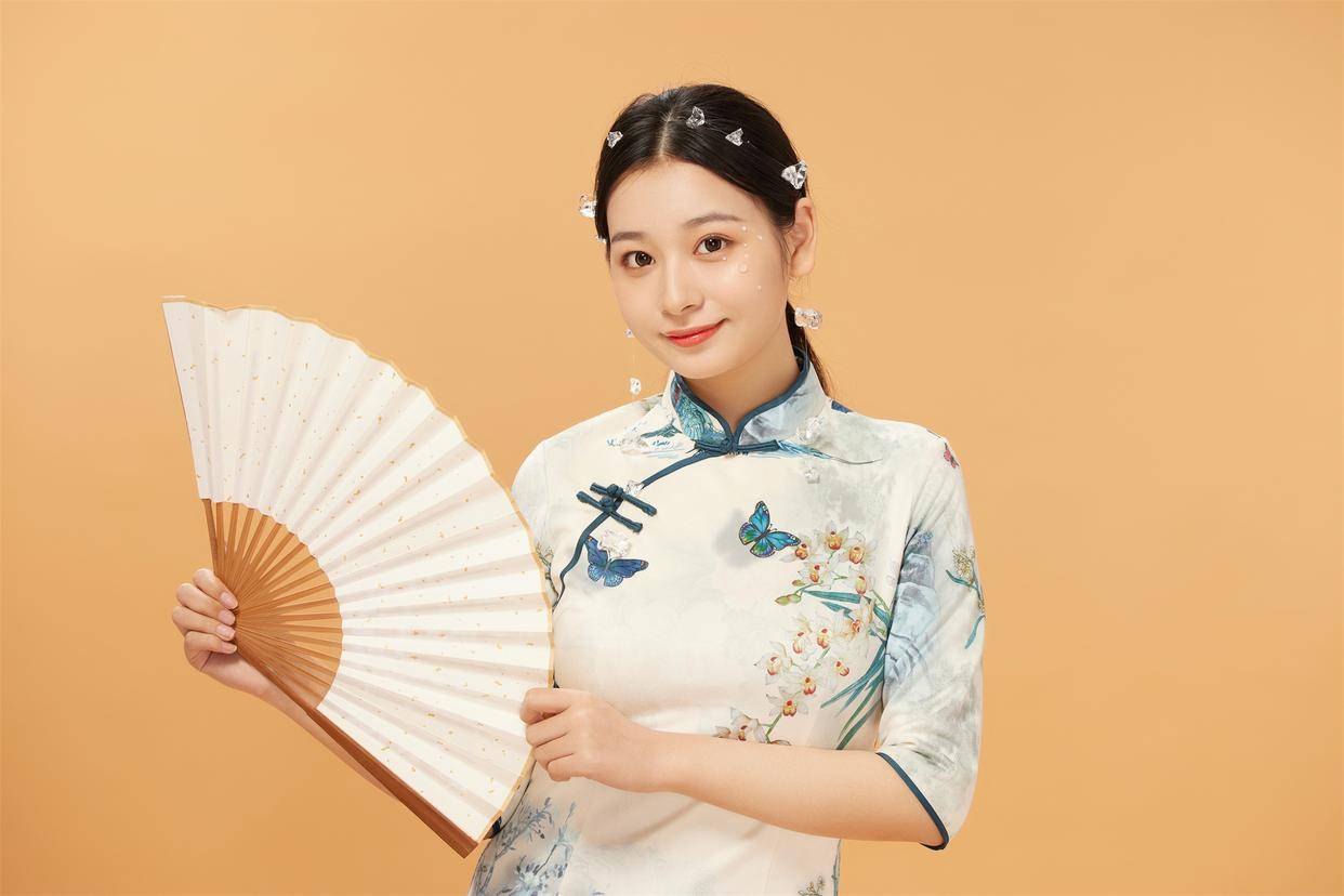 萃华珠宝2.34亿元银行借款出现逾期：突陷流