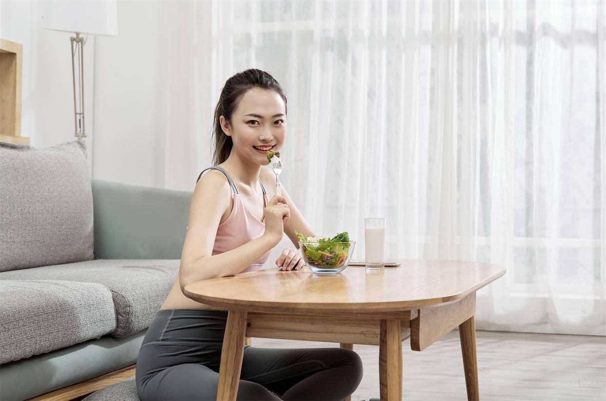 "港岛传奇"栏目主讲人高