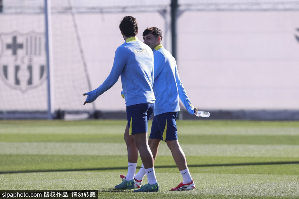 在超级杯之后和马德里杯之前的巴萨