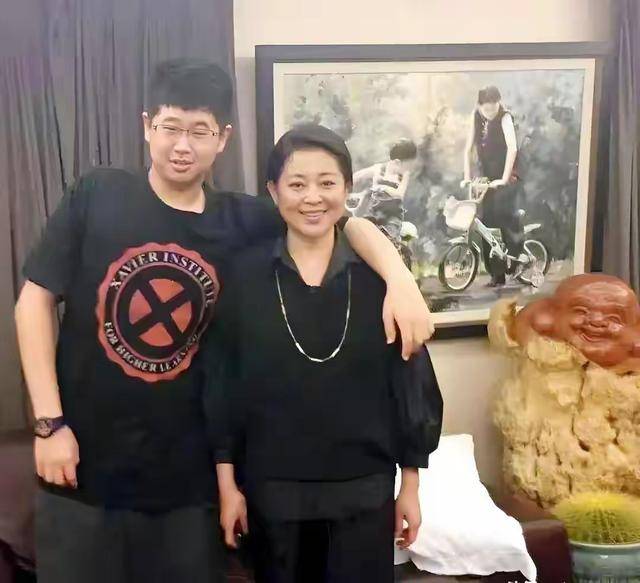 倪萍感谢陈凯歌当年不娶之恩，如今她儿子孝顺，丈夫是绝世好男人