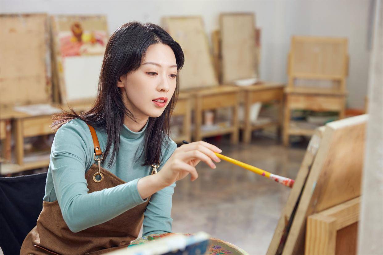 破解量子手环骗局：除了AI打假 更要填补老年