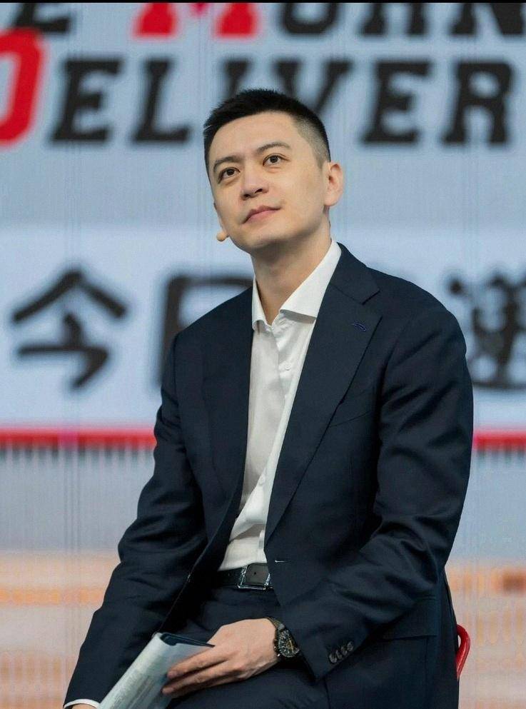 感情层面,他早在2023年12月5日就已官宣与唐佳良和平分开一儿一女由