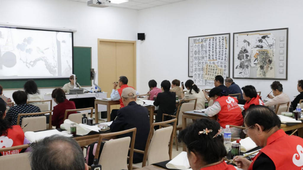 及象教育创始人陈墨：以艺术教育赋能银龄，笔墨生辉筑文化养老精神家园