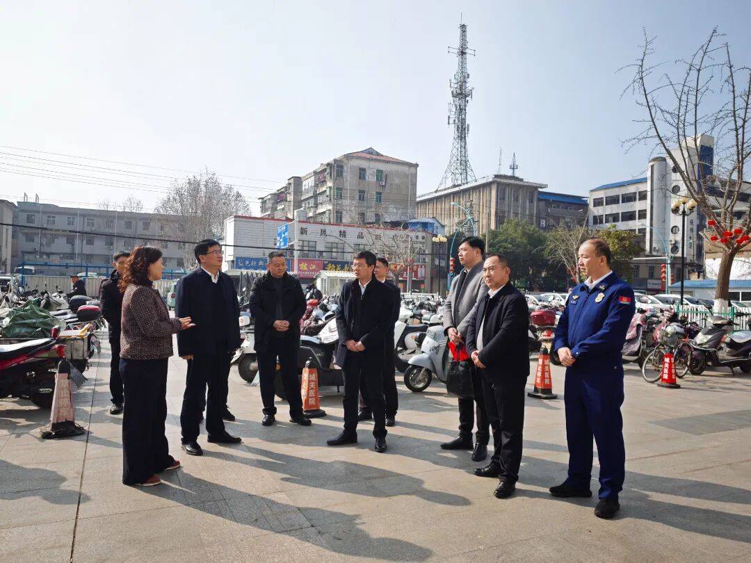 尹亮带队开展春节前安全生产检查暨慰问一线工作人员