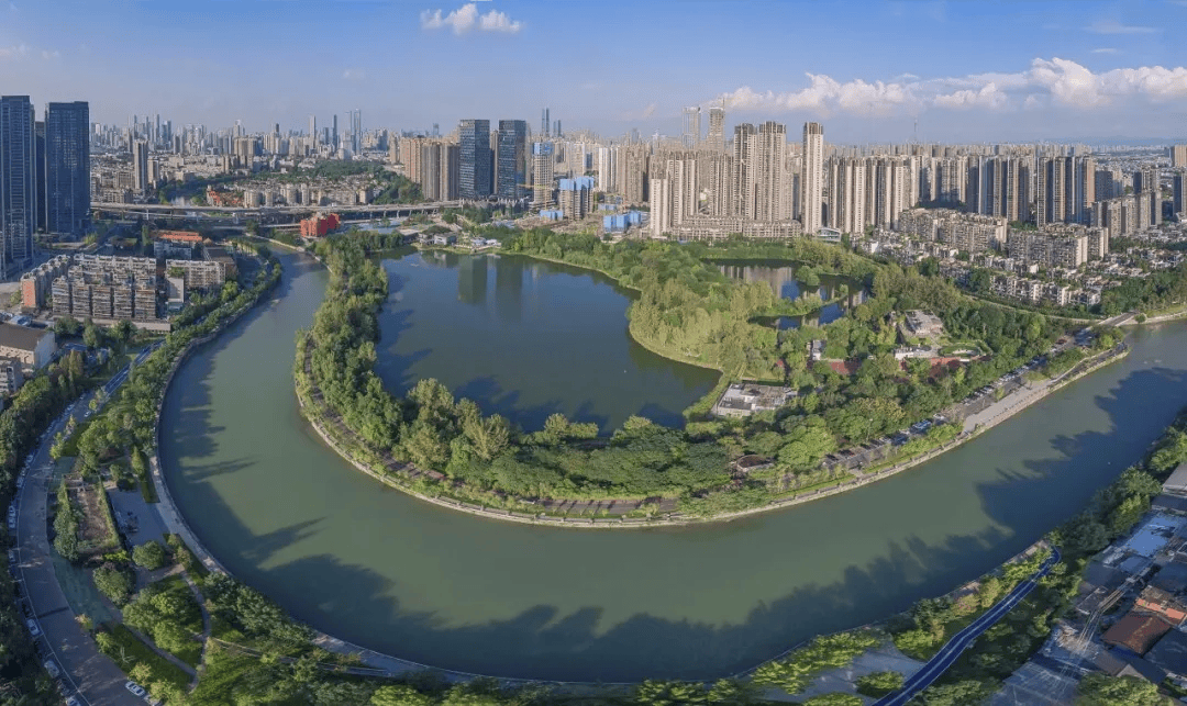 2026年成都两会:晨间经济写入报告,消