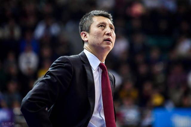 中国男篮12人名单，目前网上出现多版本，到底哪些球员入选争论大