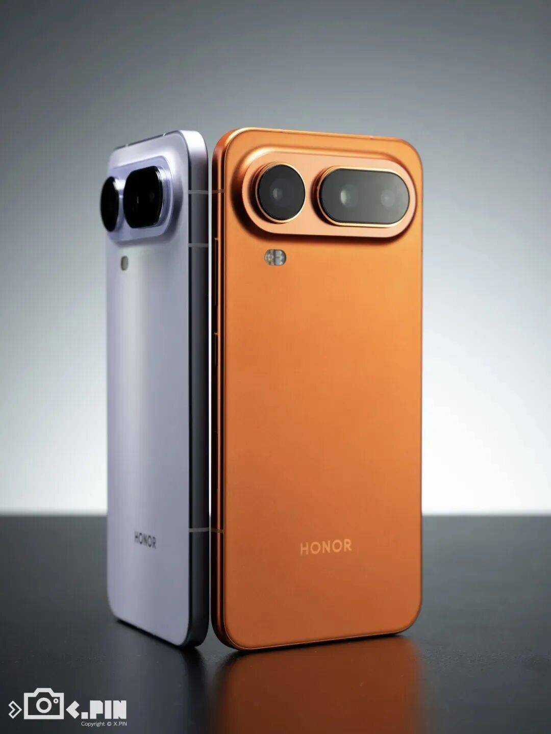 老外评了个“最该消失的手机设计”，看完我深深共情了。