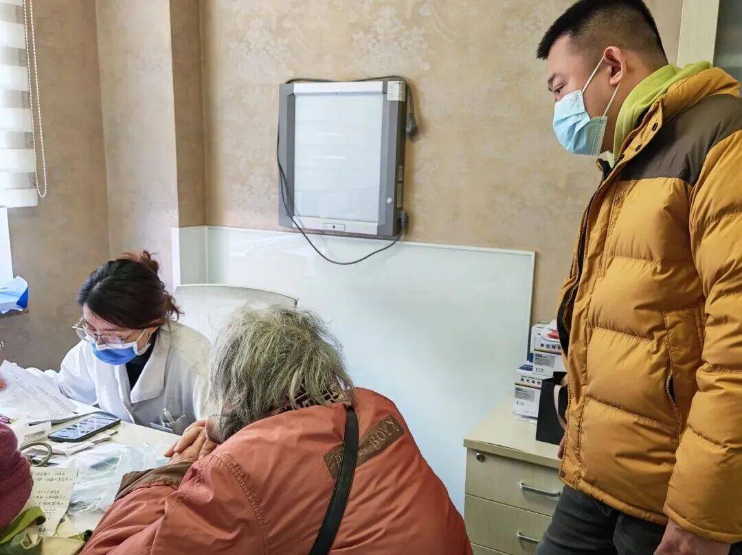 北大口腔医院、医院陪诊，健康咨询代挂号跑腿，24小时接听您的电话的简单介绍