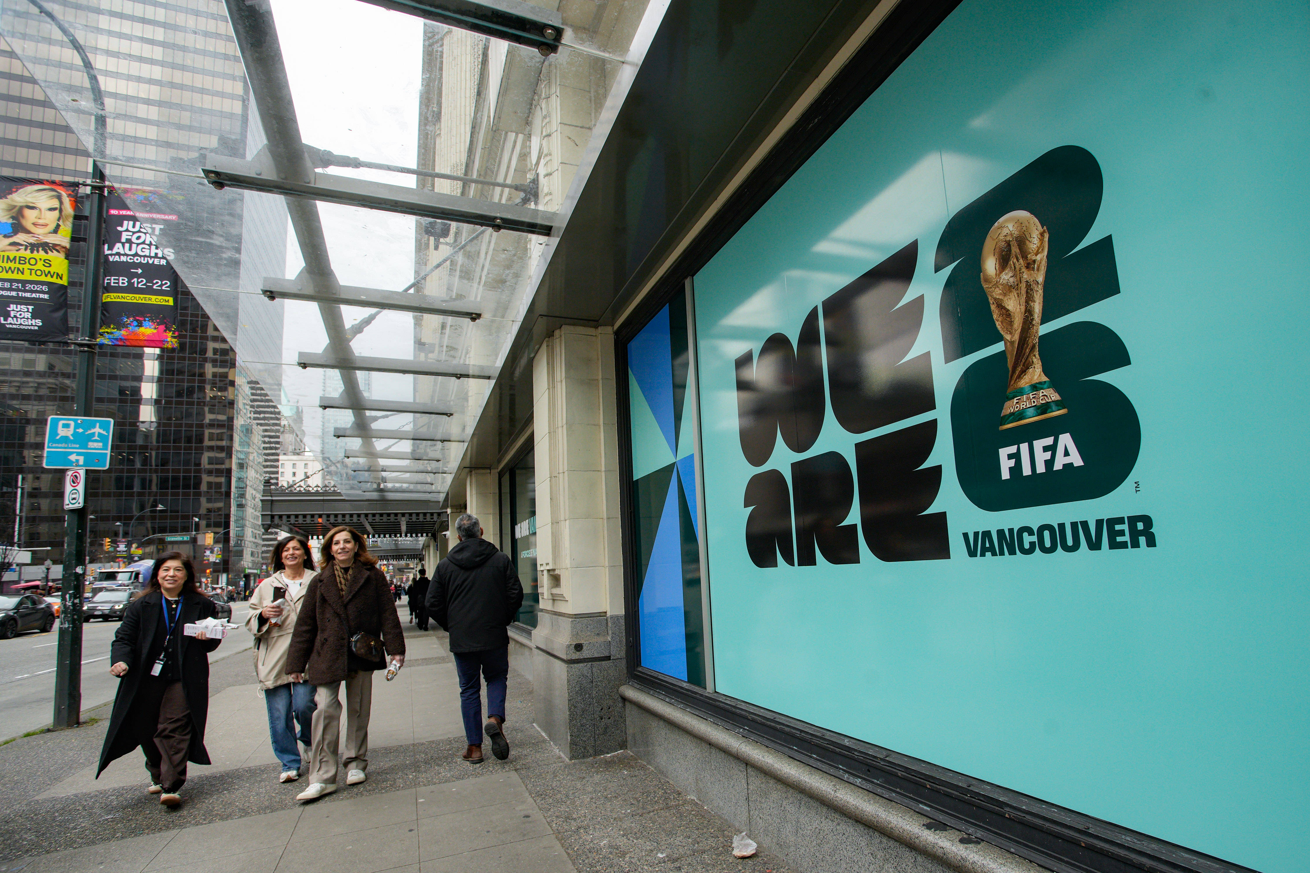 世界杯直播在线观看——高清足球直播平台推荐体育）足球——温哥华装扮迎接世界杯