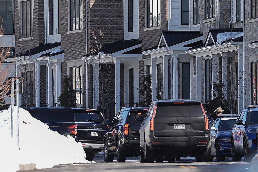 克林顿声明：否认知晓爱泼斯坦罪行 -华闻时空